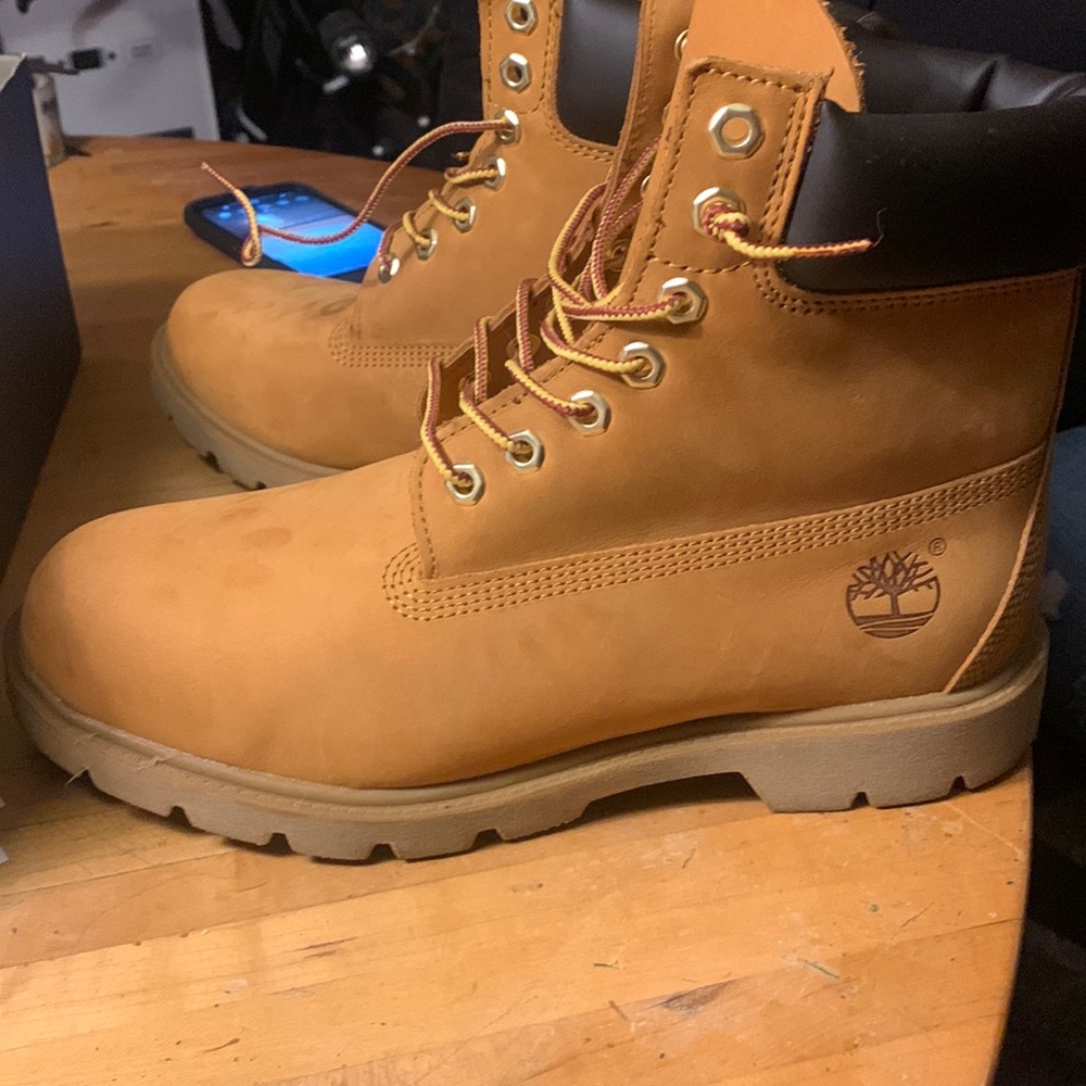 Timberland (wheat) size 9 men’s